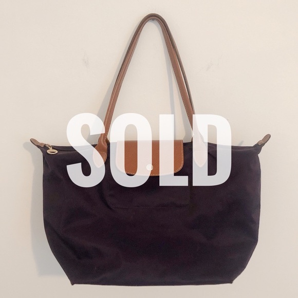 Longchamp Handbags - SOLD Longchamp le pliage large purple BG